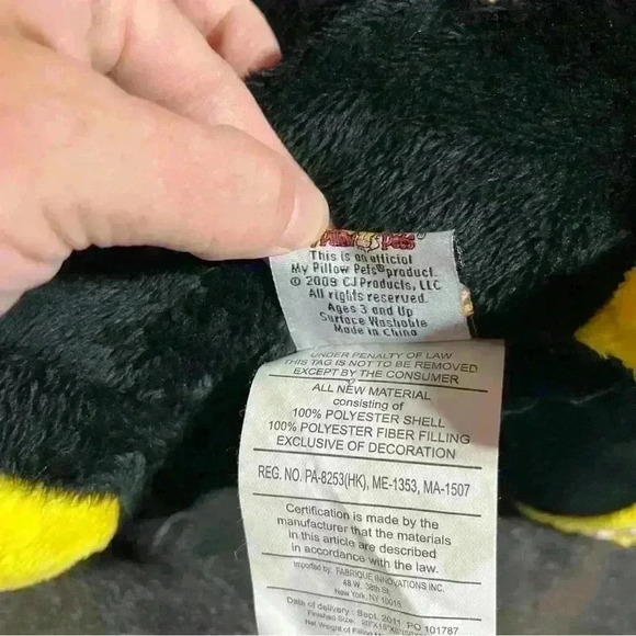 My Pillow Pets Iowa Hawkeyes Large Pillow - NCAA Football Basketball - Picture 7 of 11